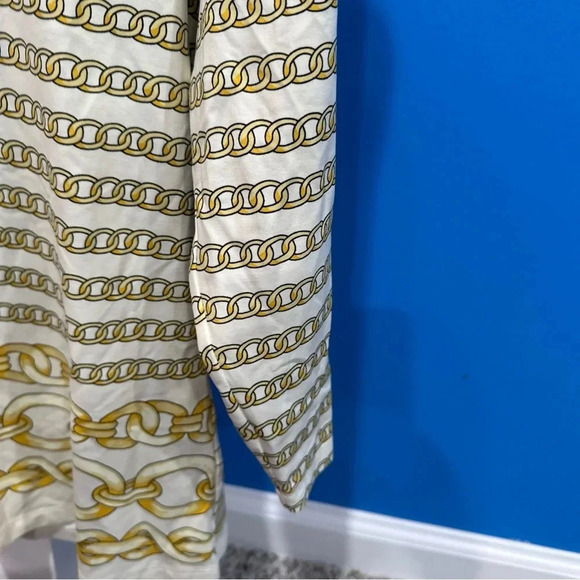 J McLaughlin White and Gold Chain Print Top - Picture 5 of 7